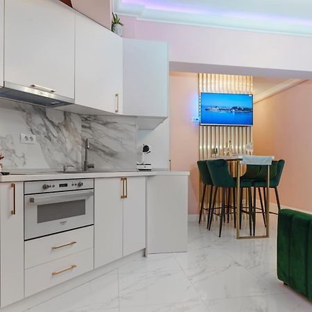 Del Mar Mamaia-Vega Studio Apartment ภายนอก รูปภาพ