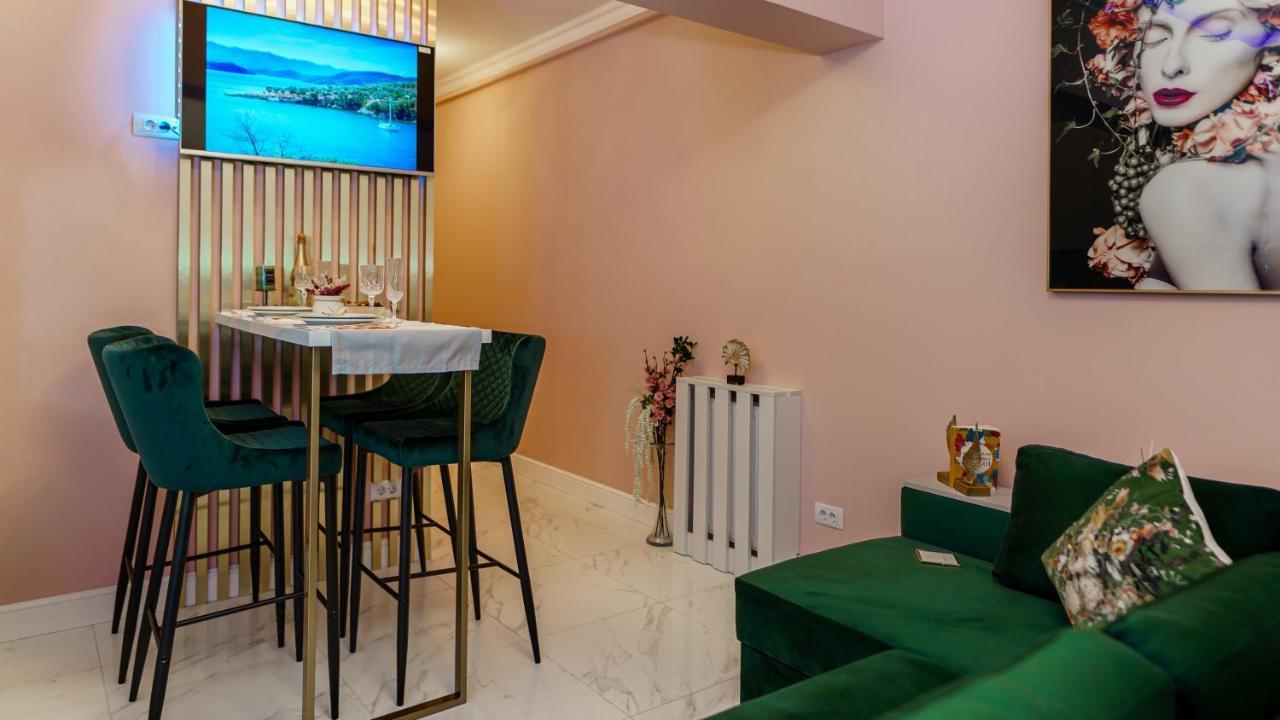 Del Mar Mamaia-Vega Studio Apartment ภายนอก รูปภาพ